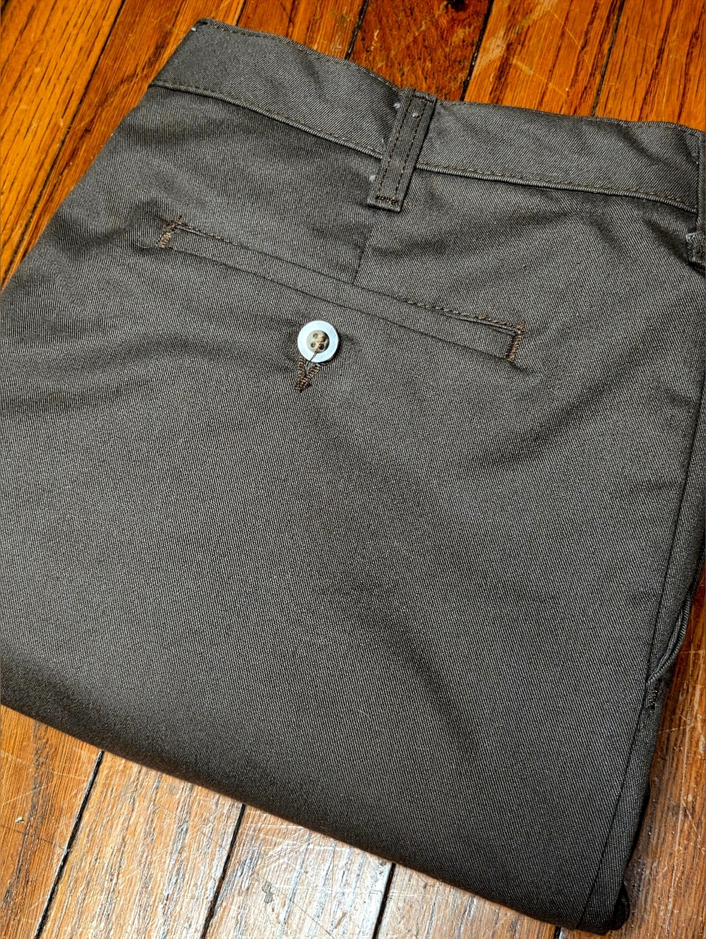 Lee Mens Size 38x32 Brown Total Freedom Relaxed Fit Chino Flat Front Pants B1